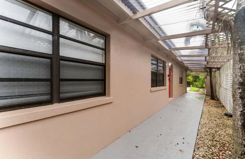 Spacious 5BR Home with Pool, Near Downtown & Beach - Foto 29
