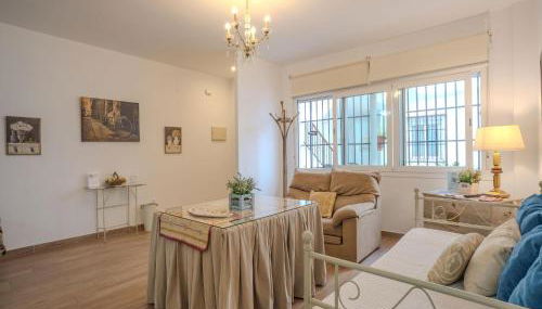 Apartment in Peñaflor with Charming Patio - Foto 5