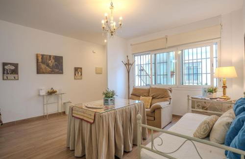 Apartment in Peñaflor with Charming Patio - Foto 5