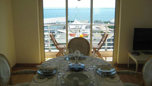 Haven in Lisbon - Exquisite Top Floor with 7 meters Balcony to the Longest Waterfront in Lisbon - Foto 3