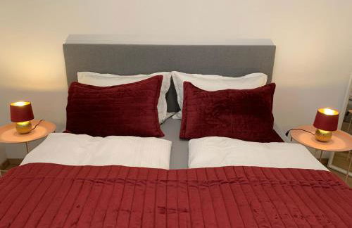 Für Gruppen und Familien - große Ferienwohnung Nähe Stadtpark, 4 Schlafzimmer, 2 Bäder, Terrasse, Parkplatz - Foto 10