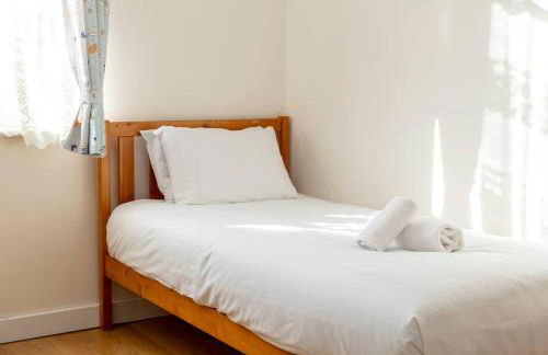 Pass the Keys 53 Austin Drive · Modern Townhouse near Addenbrookes Own Parking - Foto 33