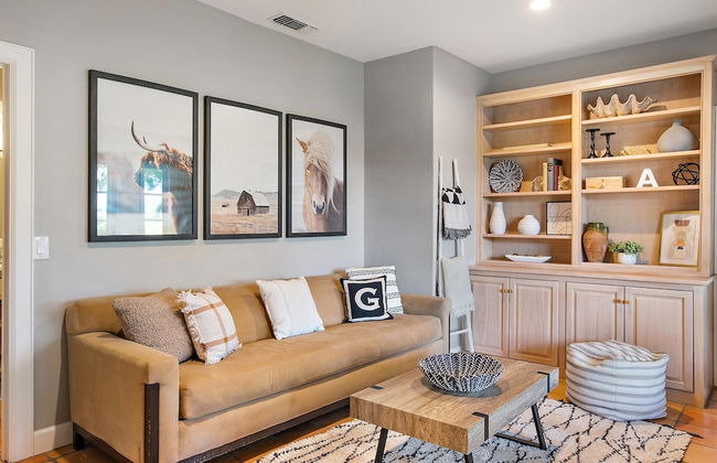 Wellsona Vineyard Retreat Pool Hot Tub Views Main Home Guest Home - Photo 12