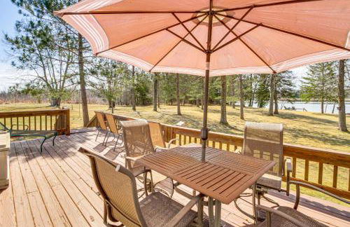 Tenstrike Lake House on 60 Acres Hike and Fish! - Foto 21