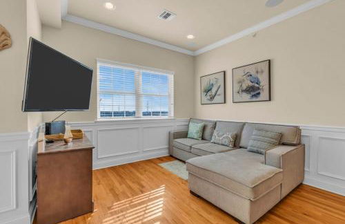 Rooftop Townhouse with 360 Views and Free Parking - Foto 22