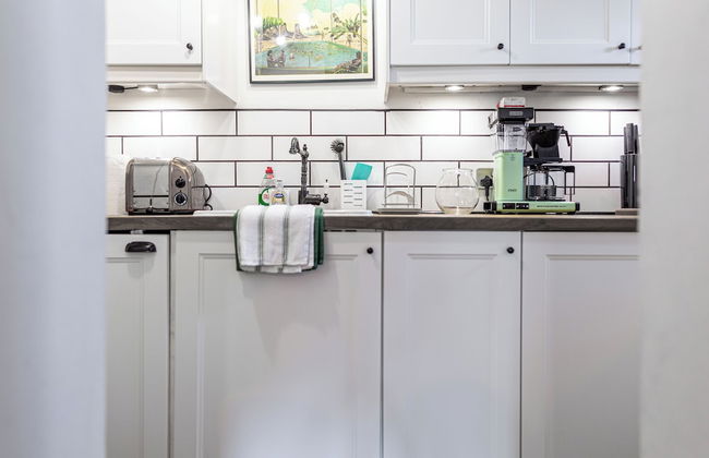 Stunning 2BD in the Heart of Malmesbury - Photo 14