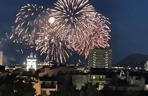 Appartement mignon calme douillet ascenseur clim étage élevé proche parking et toutes commodités au coeur du Toulon historique - Photo 43