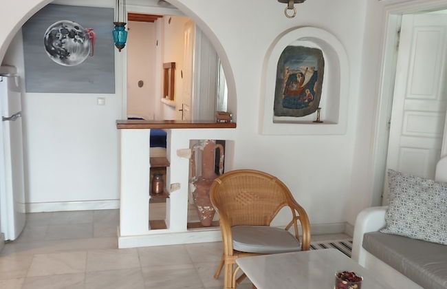 Ornos Beachside 2 Bd Stylish House - Photo 27