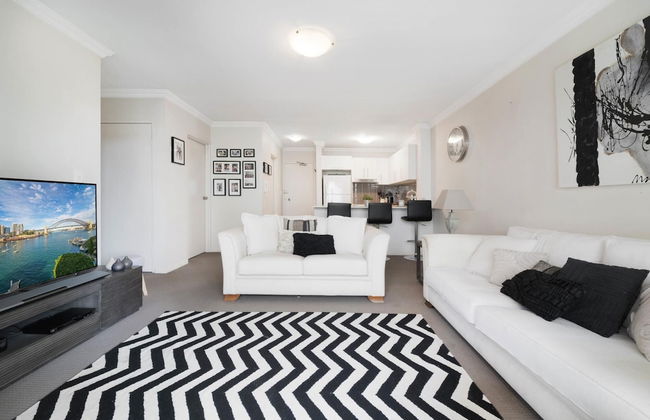 Walk to Coogee Beach Apartment Retreat - Photo 6