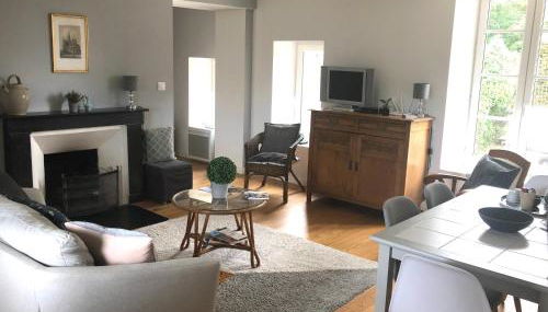 Les Escuries, dépendances du Château - Foto 3