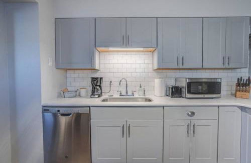 Romantic Getaway Base of Mountains Parks & Trails - Foto 20