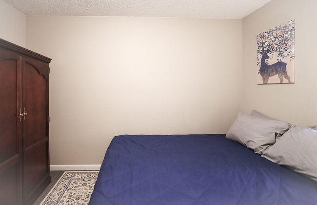 Downtown Granby Retreat & Spa - Photo 6