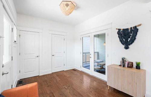 Tranquil East Nashville Zen Retreat with 2 Patios, Garage Parking, Yoga Mats Included, Covered Patio and Deck, Walk to Five Points Dining & Bars, Board Games, 10 Min to Broadway, 24 Hr Hospitality - Foto 27