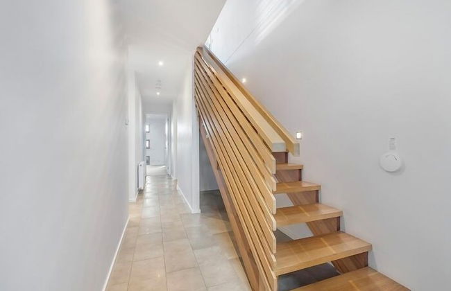 Gorgeous 5 Bedroom - Golf Course Views - Photo 21