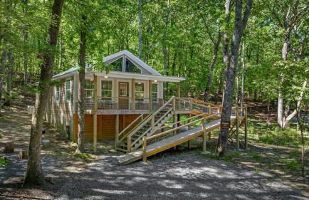 Coyote Cabin at Woodland Retreat at DeSoto beside DeSoto State Park - Foto 9