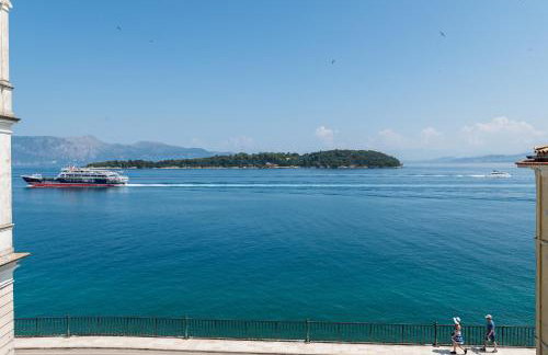 Fotiadis Family Luxury Suites by Konnect - Photo 58