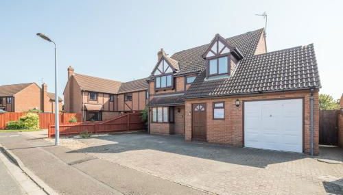 Spacious Home for 10 - Garage & Family Ready - Foto 2