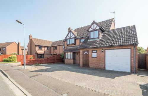 Spacious Home for 10 - Garage & Family Ready - Foto 2