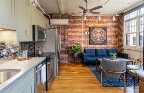 Bright Downtown Asheville Apt with Balcony, Walk Everywhere - Foto 33