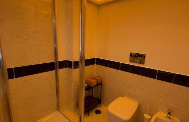 JOIVY Exclusive 2-Bedroom Villa with Private Garden - 5 minutes from the Colosseum - Photo 44