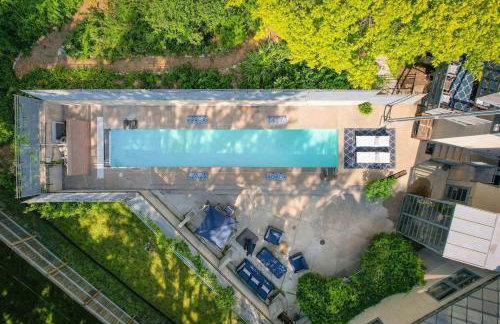 The Architect's Modern Castle - Photo 6