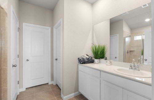 Charming 4BR Home w Spacious Backyard in Hutto - Foto 21