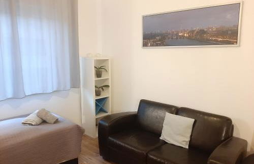 Am Bahnhof - Foto 53