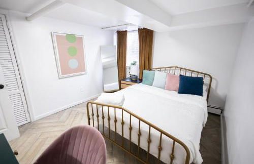 Retro 2 bedroom basement APT with free parking - Foto 14