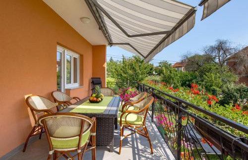 Apartment Flowers - Photo 30