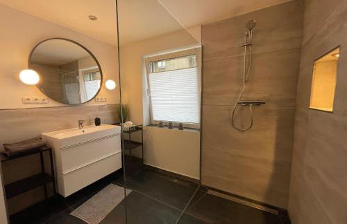 Gleis 11 - kontaktloser 24-7 Check-I, Boxpringbett, W-LAN & Parkplatz kostenlos - Foto 8