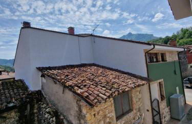 La Casona de Pascueru de POO DE CABRALES - Foto 15