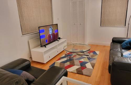 Garland Stylish 2 Bedroom Apartment A Minute Walk From Station - Foto 29