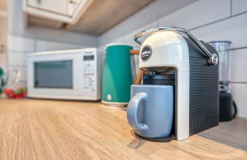 2-Bedroom Modern, Stunning & Stylish Contractor House, Sleeps 4, Prime Portsmouth Location with Free Parking Permit - by Blue Puffin Stays - Foto 18