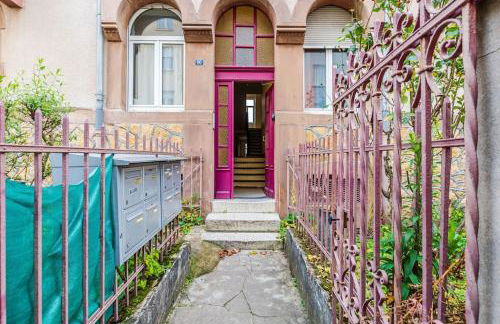 Plumeria - Grand Appartement 75m2 - Au calme avec Jardin - Idéal Famille ou Groupe de Travailleurs - Parking Public Gratuit - 2 Chambres - 4 Lits séparés - Foto 7