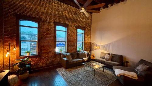 Loft in the Heart of Town-3BR-2bath-500Mbps WiFi-4car parking-EV-boat - Foto 3