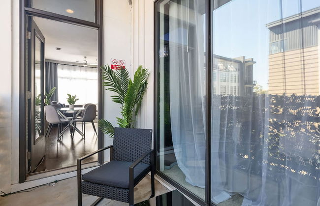 Spacious 2BD With Private Balcony and Free Parking 2 - Foto 4