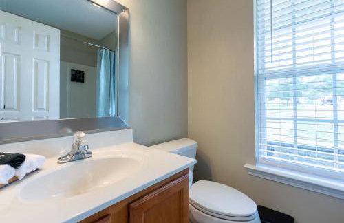 Family & Couples King Suite Home Near Lake Norman State Park & 30 mins from Charlotte - Foto 28