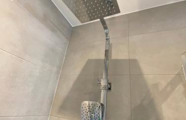 Spectacular Modern, Private Apartment,15 Mins To Central London - Photo 22