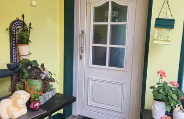 Kleine einzigartige Ferienwohnung auf dem Bauernhof, direkt in der Natur mit Blick auf Schloss Braunfels - Foto 32