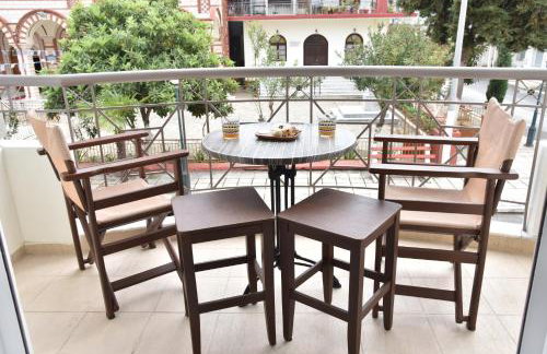 KyMa Studios and Suites - Photo 33