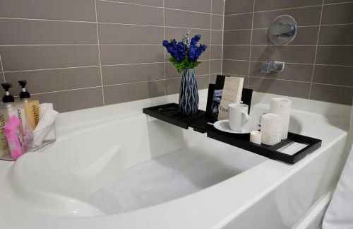 Cosmic Serenity Retreat 1BD Lux King in Southeast Jax - Foto 14