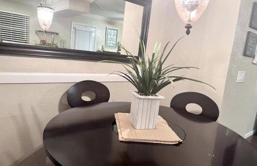 Cozy 2BD Condo DFW South Irving I02 - Foto 2