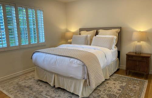 Guest house with private entry and large pool - Foto 17