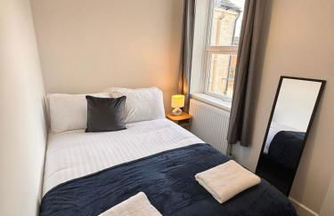 Large New 5 Bedroom 2 Bathroom House in Central Southampton - Free Parking - Foto 7