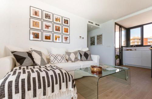 Modern sea front Sea Water - Photo 3