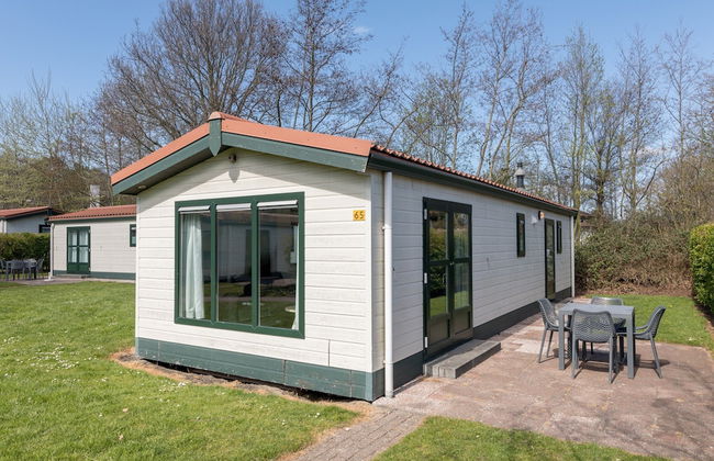 Restyled Chalet With Dishwasher, Near the Sea, on Texel - Photo 1