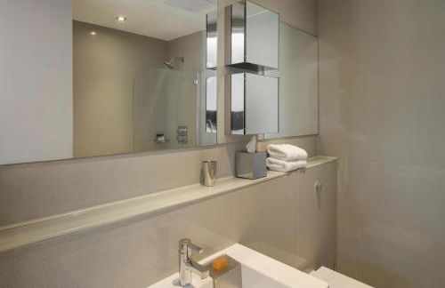 Templeton Place by Supercity Aparthotels - Photo 61