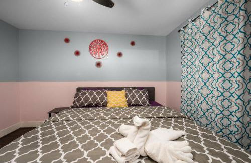 Chic & Cozy 1BR Apt with Free Parking & King Bed - Foto 9