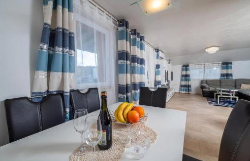 Amazing Apartment In Krsan With Wifi - Photo 19