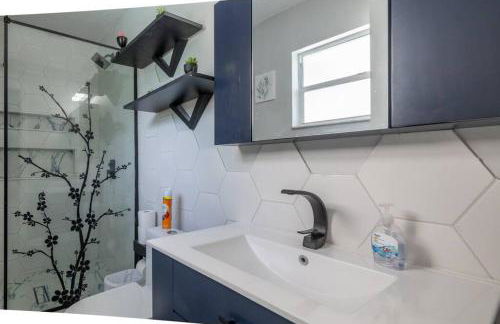 Cruise Haven with Pool, 15 Min to Port Canav & Beach - Foto 10